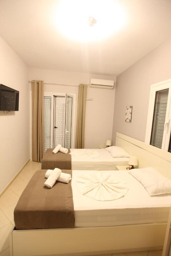 Hotel Prishtina ซารานเดอ ภายนอก รูปภาพ