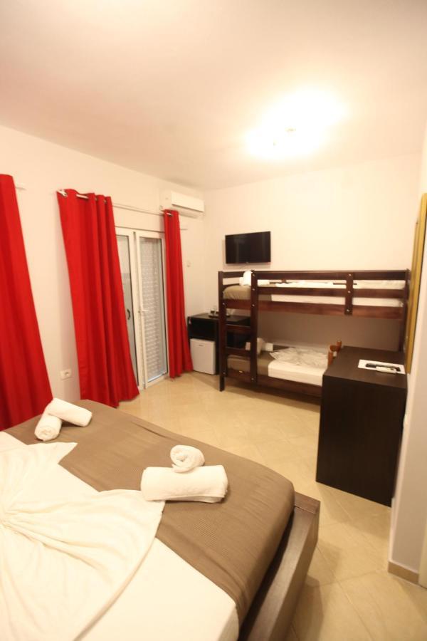 Hotel Prishtina ซารานเดอ ภายนอก รูปภาพ