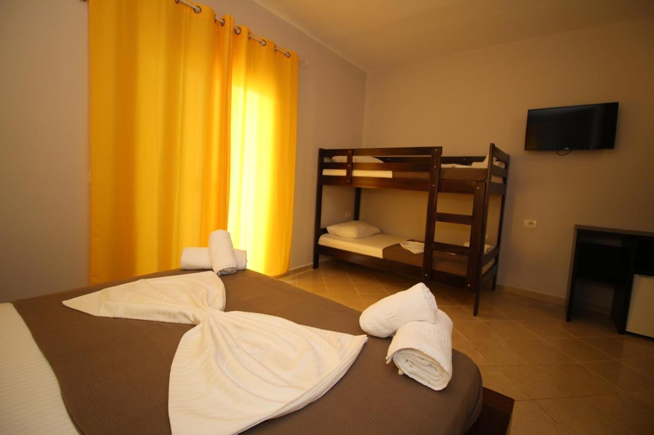 Hotel Prishtina ซารานเดอ ภายนอก รูปภาพ