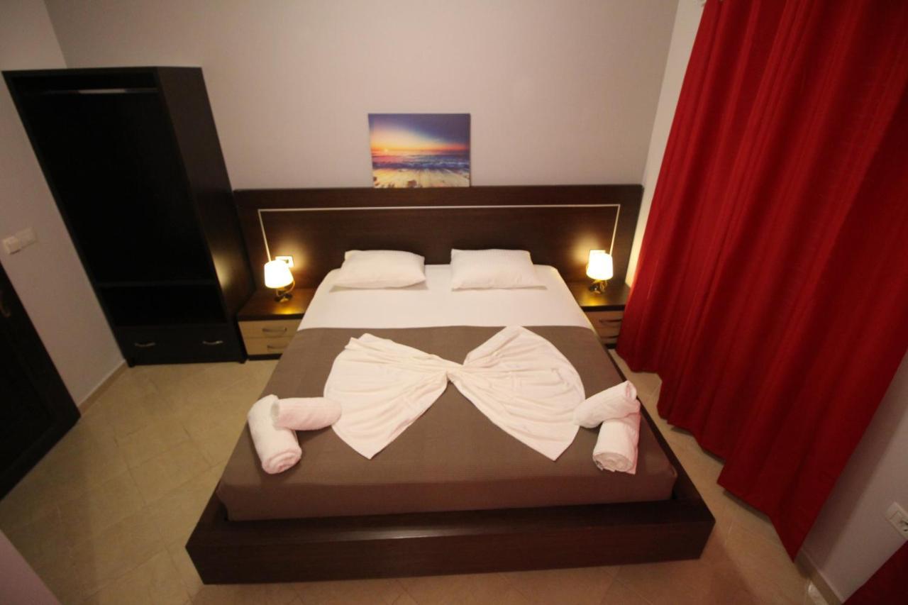 Hotel Prishtina ซารานเดอ ภายนอก รูปภาพ